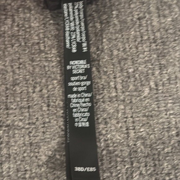 Victoria’s Secret Sport Incredible Sports Bra - Picture 4 of 4